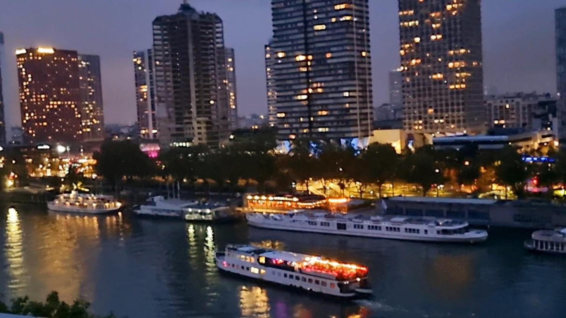 Appartement Vue Tour Eiffel Paris 16 Eme エクステリア 写真
